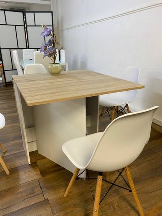 Mesa extensible con 4 sillas nuevo