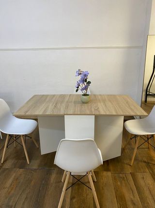 Mesa extensible con 4 sillas nuevo