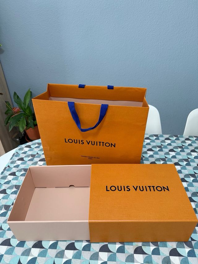 Cajas Louis Vuitton Cerezas 10€ cada caja