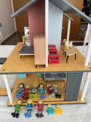 Casa de muñecas de madera