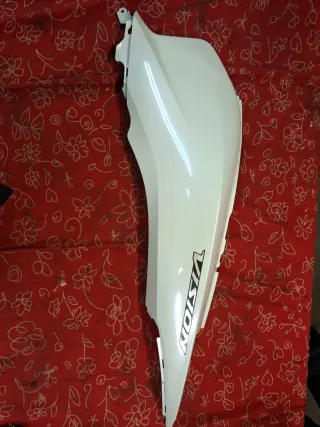 Tapa Lateral Honda Vision Blanca