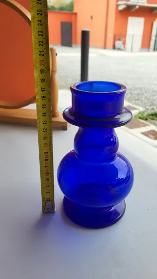 Vaso in vetro blu