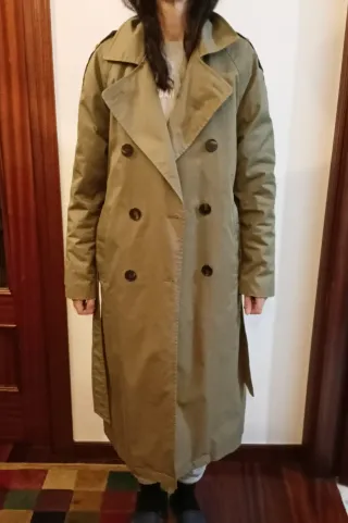 Gabardina Pull&Bear verde oliva