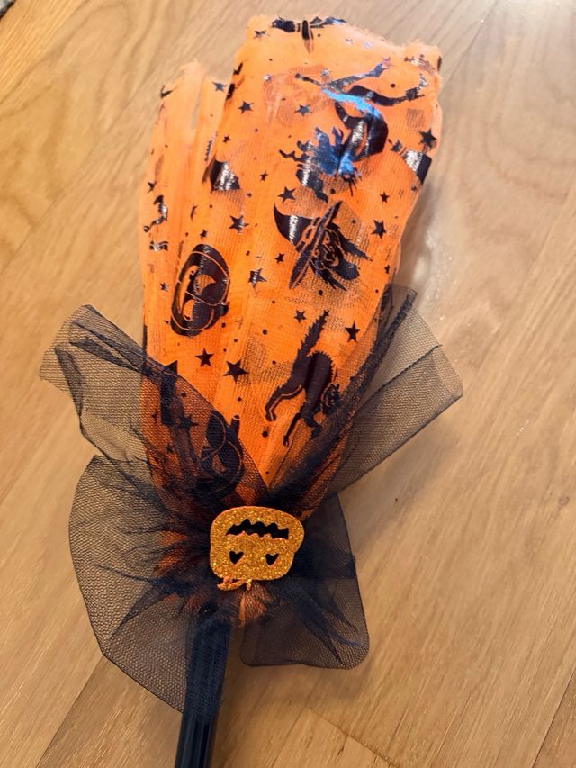 Escoba Bruja Halloween Niña
