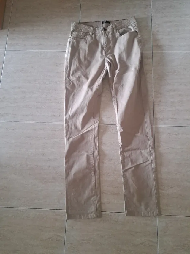 Pantalones tejanos chico beige