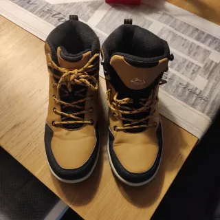 Botas de trekking Tenth marrones y negras