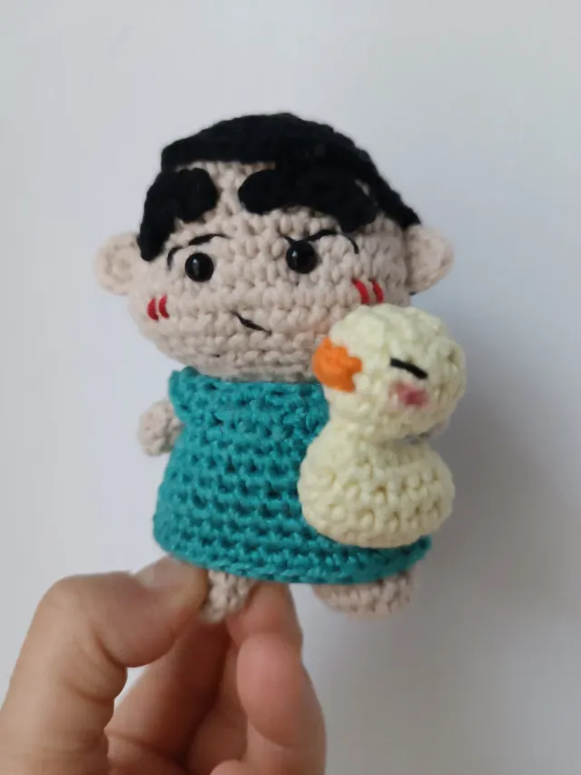 Amigurumi Shin Chan con patito