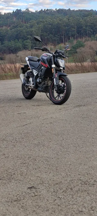 Moto SWM Hoku 125
