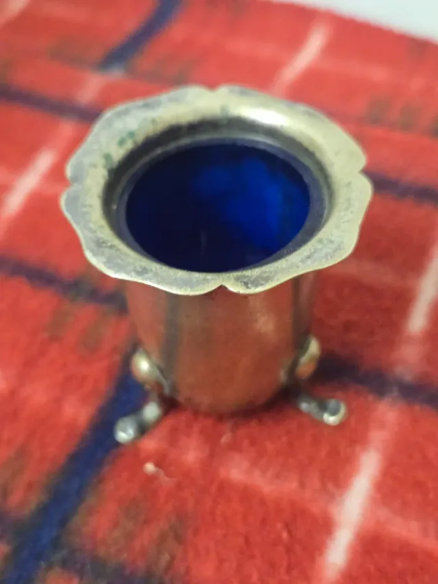 Salero y azucarero de metal y cristal