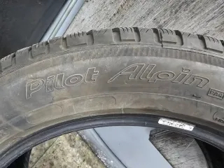 Dos Neumáticos Invierno Michelin Alpin 235/55 R18