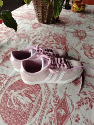 Zapatillas Adidas rosas y blancas