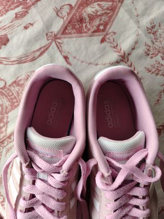 Zapatillas Adidas rosas y blancas