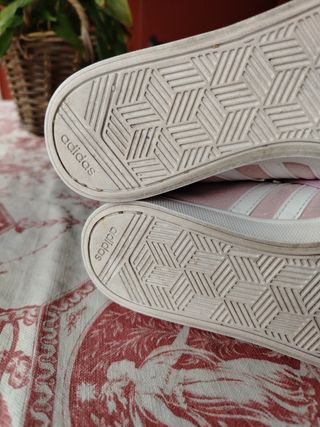 Zapatillas Adidas rosas y blancas