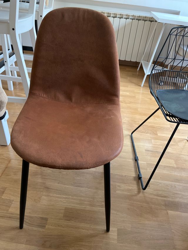 2 Sillas marrón tela y metal (35/silla)