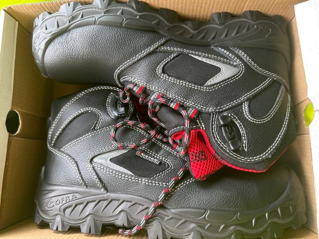 A ESTRENAR!! Botas de trabajo Cofra negras y rojas