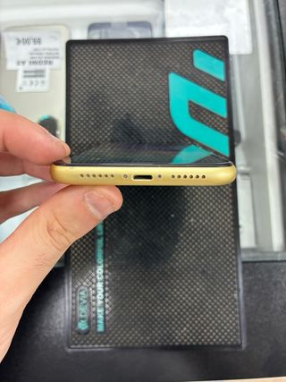 iPhone 11 Amarillo 128GB