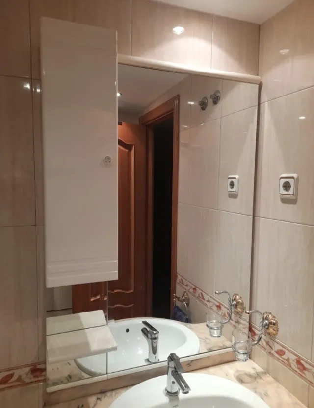 Mueble de baño completo  beige y blanco