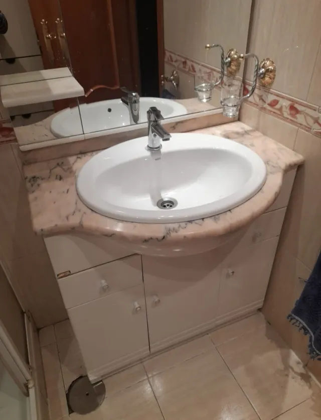 Mueble de baño completo  beige y blanco