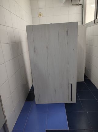 Mueble de cocina de platos y vasos