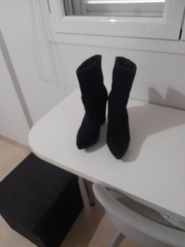 Botines de ante negro caña alta