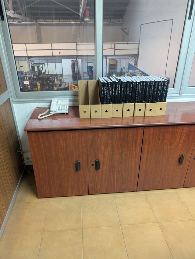 Mueble bajo madera oficina