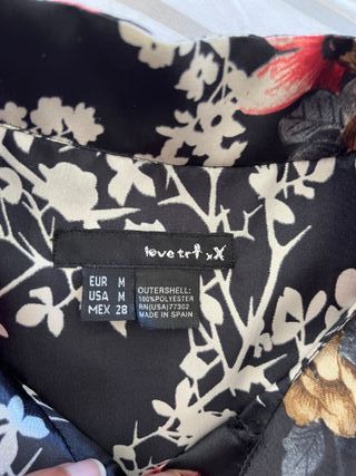 Vestido oriental estampado floral