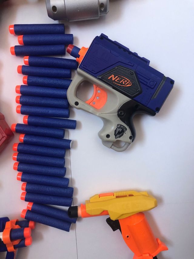 Lote de 4 Pistolas Nerf y Dardos
