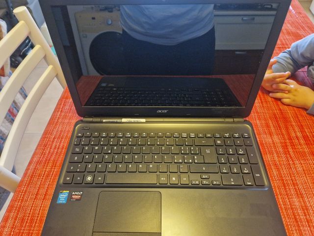 Acer Aspire E1 V5WE2 Intel Pentium 3556 1.7GHz 4GB