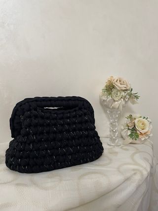 Borsa uncinetto nera con filo argento