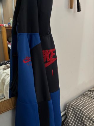 Chaqueta Nike Air Negra y Azul