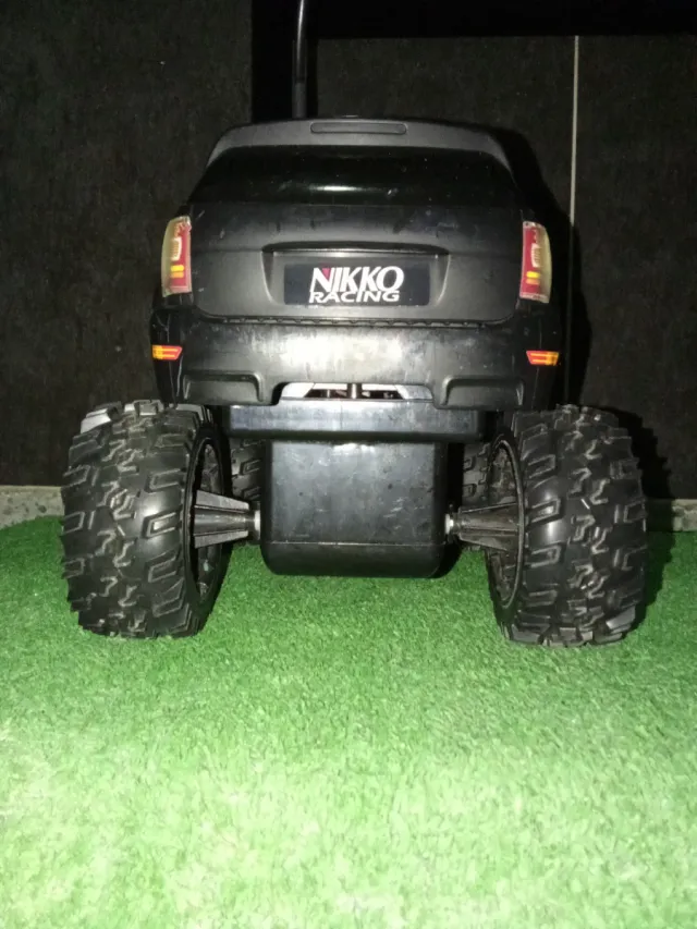 Dos Nikko Coche RC vintage.