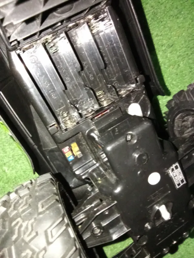 Dos Nikko Coche RC vintage.