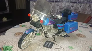 Moto de colección a escala