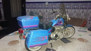 Moto de colección a escala