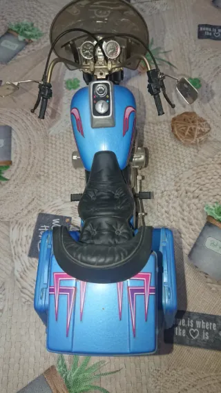 Moto de colección a escala