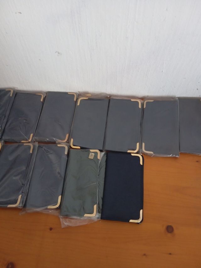 Lote de carteras negras
