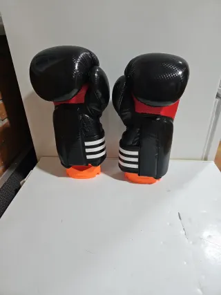 Guantes de Boxeo Adidas Negros. 10 onzas