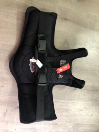 Protector de pecho RDX