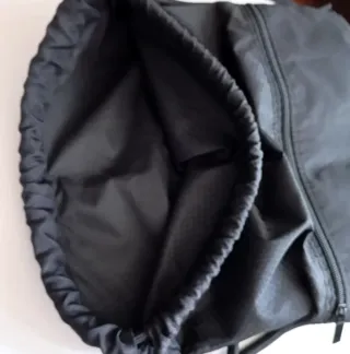 Sacca zaino nero con zip