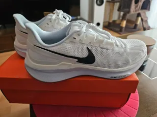 Nike Air Zoom Structure 25
