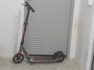 Patinete con ruedas grandes de aluminio 