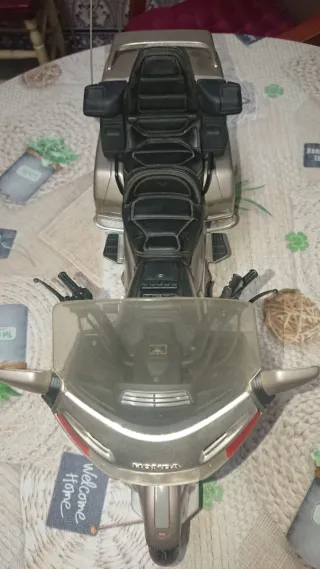 Moto de colección a escala