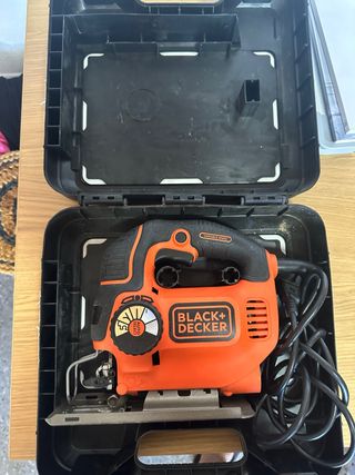 Sierra de calar Black+Decker 500W