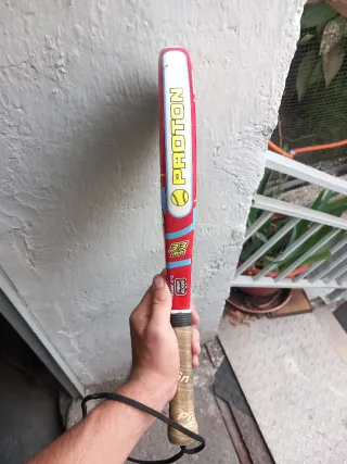 Pala de pádel proton