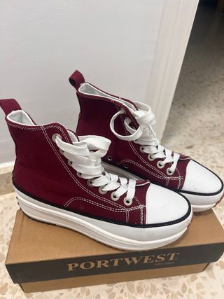 Converse rojas y blancas