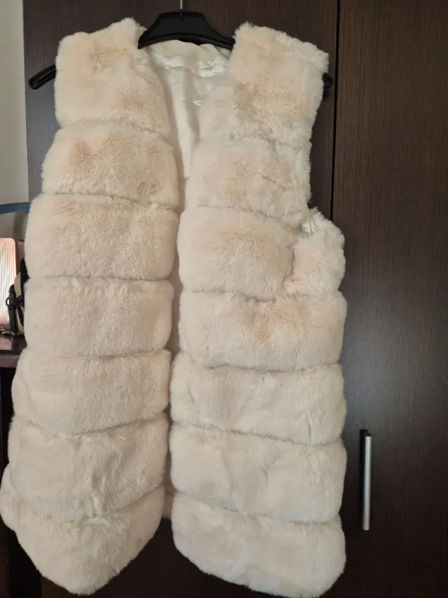 Chaleco de pelo beige