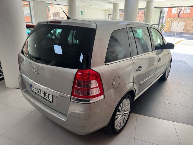 Opel Zafira 2012
