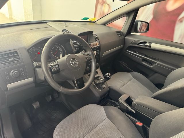 Opel Zafira 2012