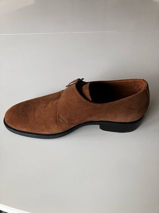 Zapato Trotters ante hebilla color cuero