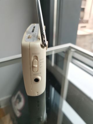 Radio Portátil Sony SRF-18